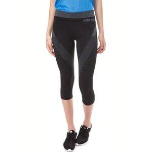 Nike Pro Women's Corsaire Hypercool Limitless Tights Size Small